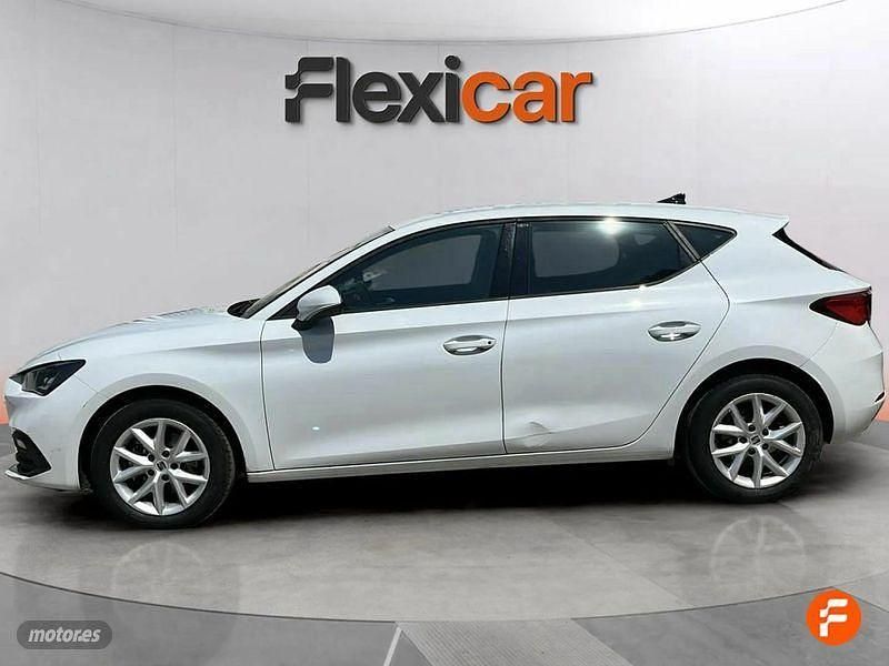 Usado Seat Leon Style 115 CV (84 kW) 2021 Blanco Berlina