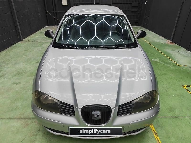 Usado Seat Ibiza Fresh 64 CV (47 kW) 2004 Gris / plata Utilitario