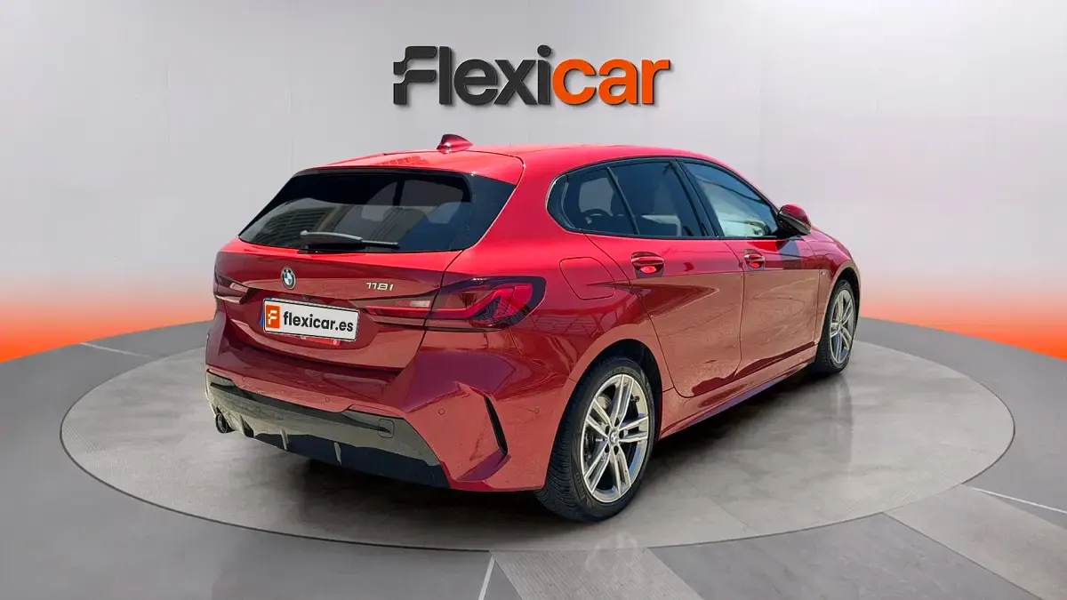 Usado BMW 118 136 CV (100 kW) 2023 Rojo Utilitario