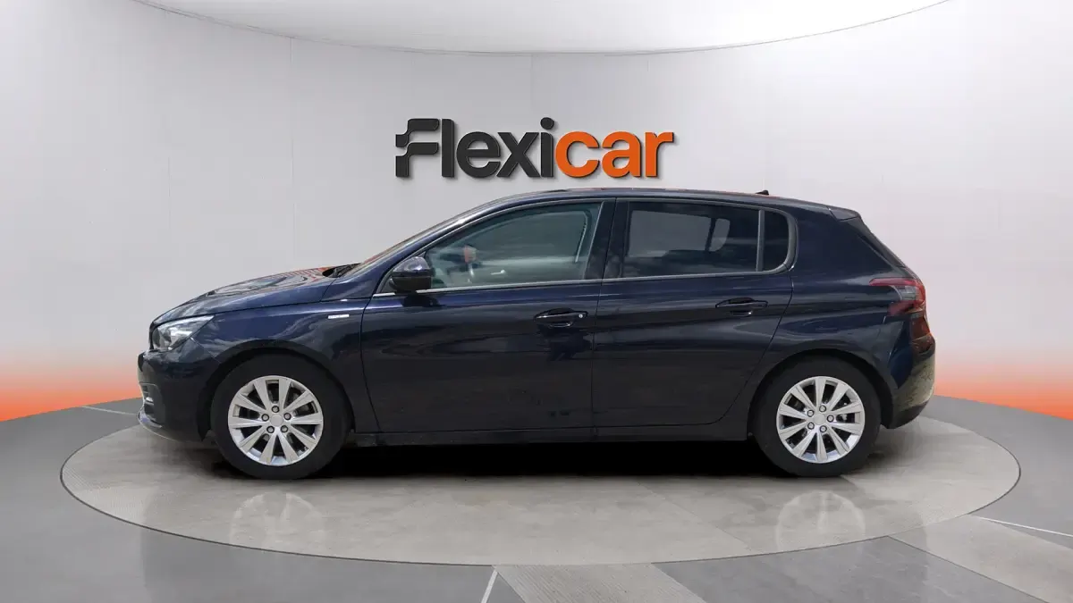 Usado Peugeot 308 Access 110 CV (80 kW) 2020 Negro Berlina
