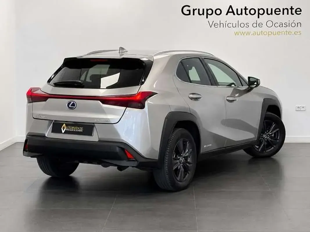 Usado Lexus UX 250h Business Edition 184 CV (135 kW) 2022 Gris SUV