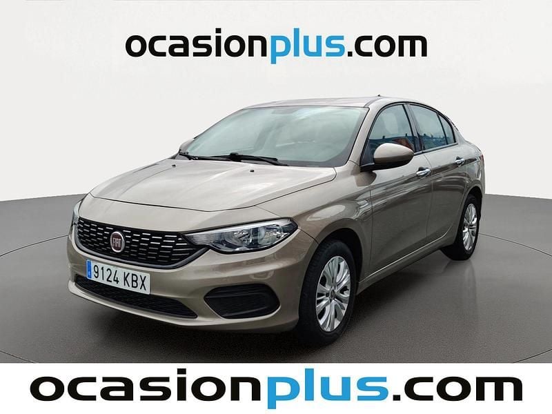 Usado Fiat Tipo Easy 95 CV (69 kW) 2017 Beige Berlina