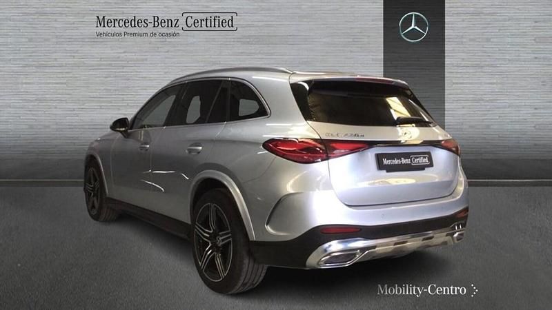 Usado Mercedes GLC220 AMG line 197 CV (144 kW) 2024 Hightechsilber metallic