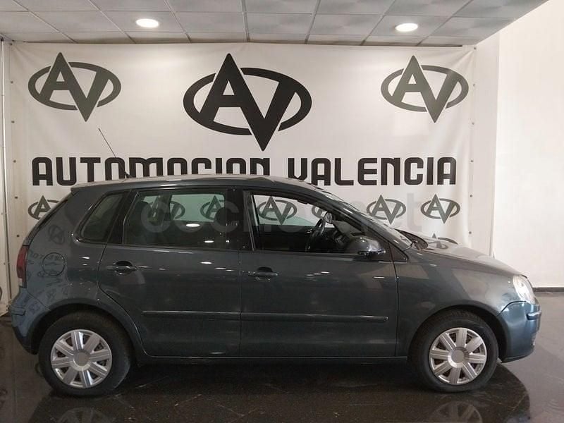 Usado VW Polo United 70 CV (51 kW) 2009 Gris / plata Utilitario