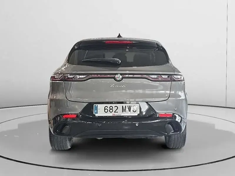 Usado Alfa Romeo Tonale Veloce 130 CV (95 kW) 2024 Gris / plata SUV