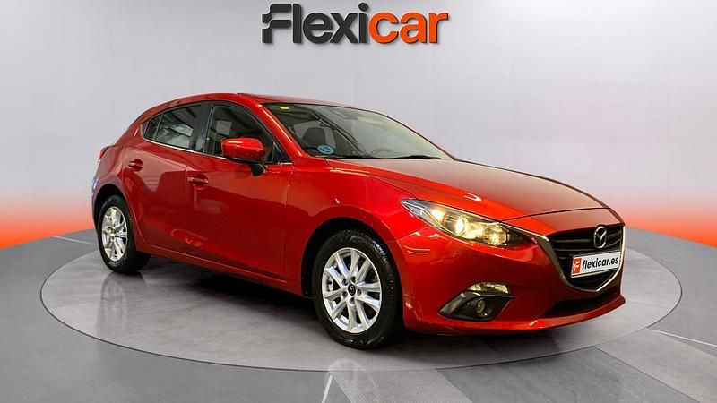 Rojo Usado 2016 Mazda 3 Comfort Utilitario | 11.990 € - Imagen 1/4