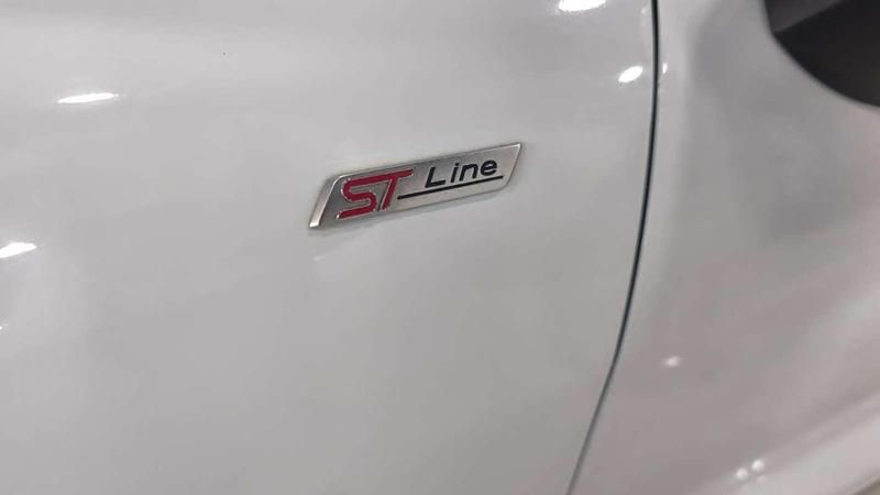 Usado Ford Fiesta ST-Line 125 CV (91 kW) 2022 Blanco Utilitario