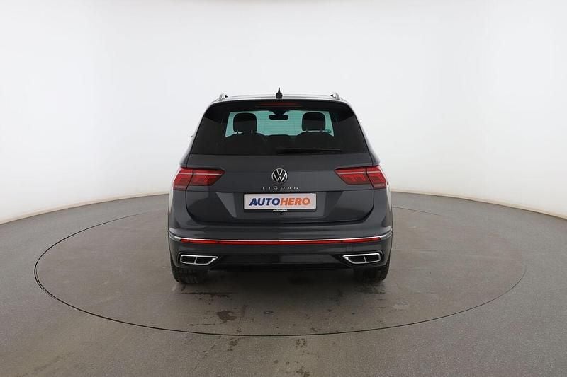 Usado VW Tiguan R-line 150 CV (110 kW) 2022 Gris SUV