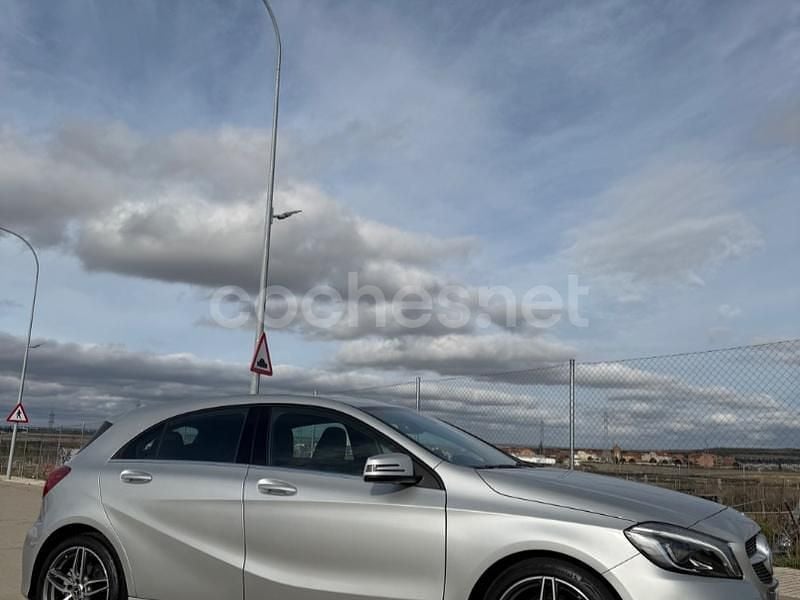 Gris / plata Usado 2017 Mercedes A200 Berlina | 17.499 € (Precio justo) - Imagen 1/4