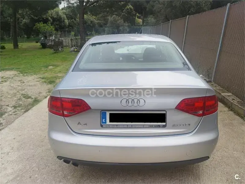 Usado Audi A4 143 CV (105 kW) 2010 Gris / plata Berlina
