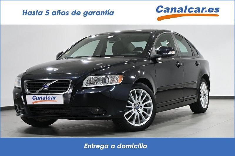 Negro Usado 2010 Volvo S40 Momentum Berlina | 5490 € (Precio justo) - Imagen 1/4