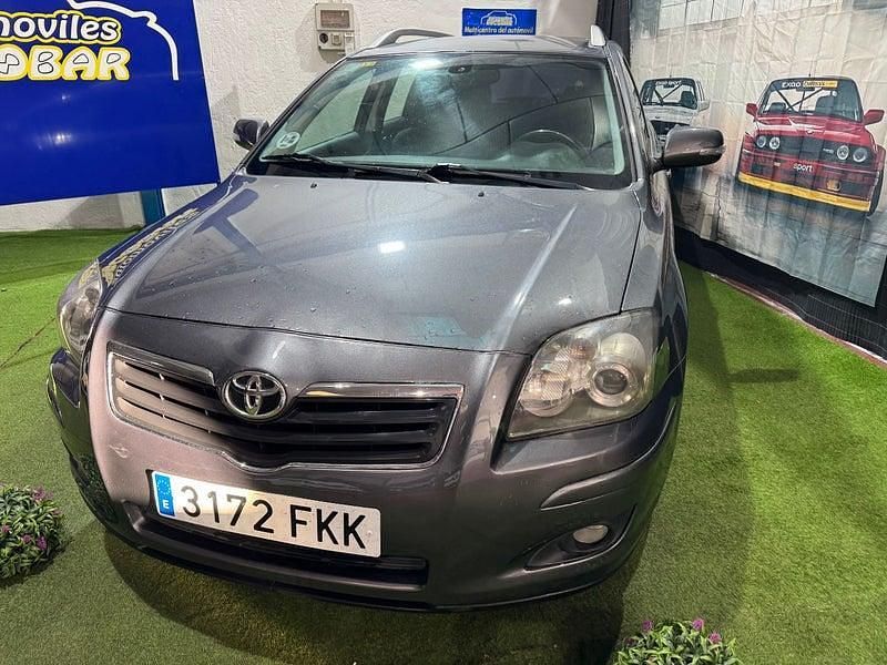 Usado Toyota Avensis Sol 150 CV (110 kW) 2007 Gris / plata Familiar