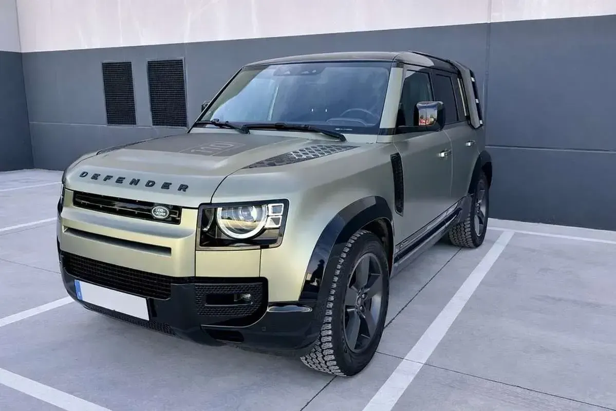 Usado Land Rover Defender S 400 CV (294 kW) 2021 Verde SUV