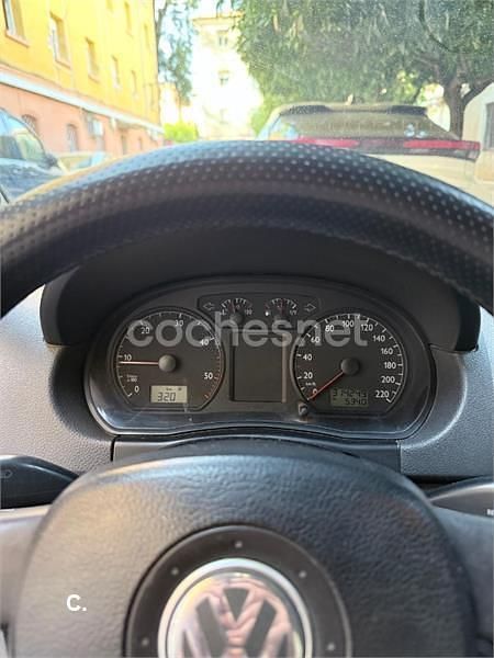 Usado VW Polo Trendline 75 CV (55 kW) 2005 Gris / plata Utilitario