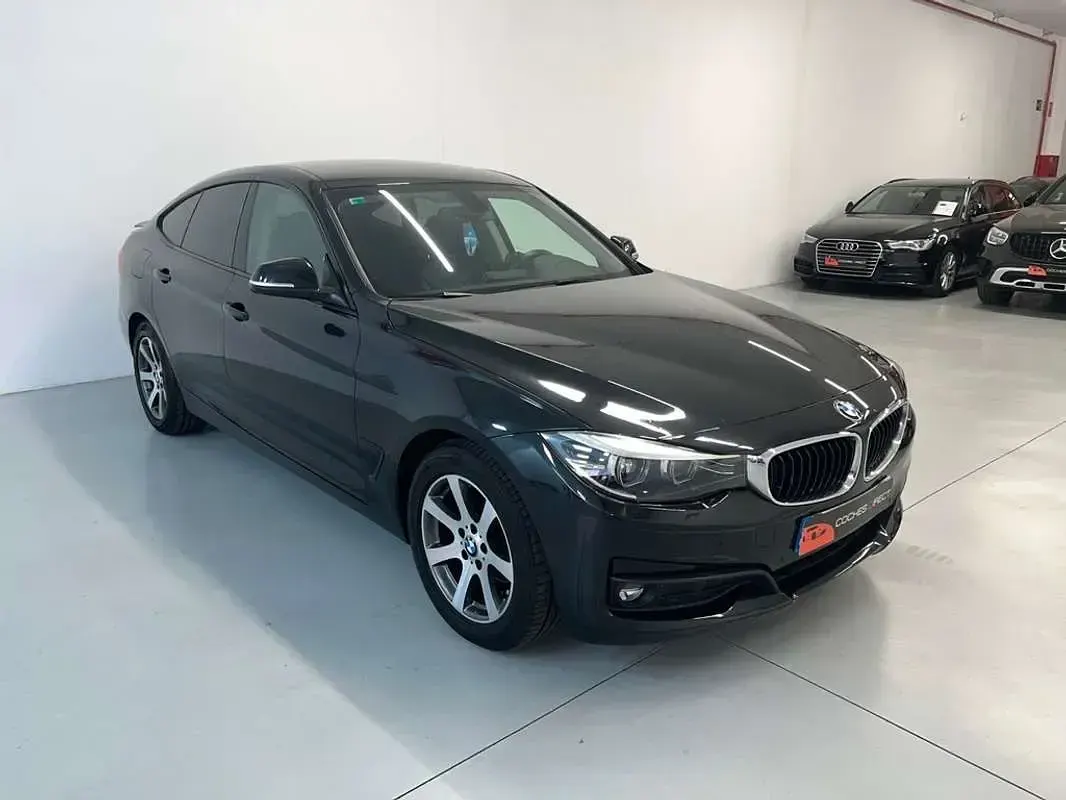 Usado BMW 318 Exclusive 150 CV (110 kW) 2018 Negro Berlina