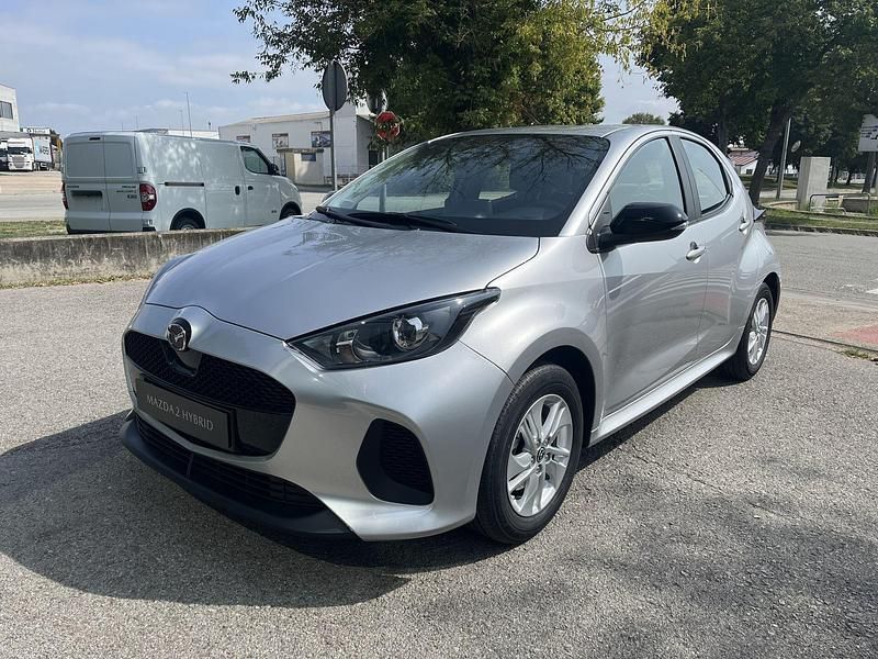 Gris Nuevo 2025 Mazda 2 Center-Line Berlina | 21.700 € (Un poco caro) - Imagen 1/4
