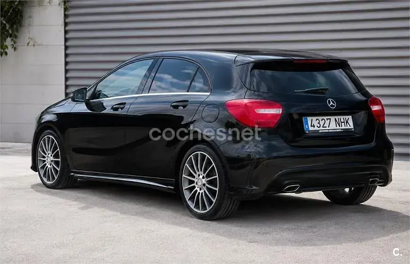 Usado Mercedes A250 211 CV (155 kW) 2013 Negro Utilitario