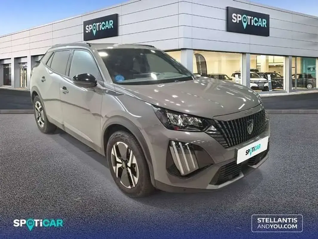 Usado Peugeot e-2008 Allure 100 kW (136 CV) 2024 Gris SUV