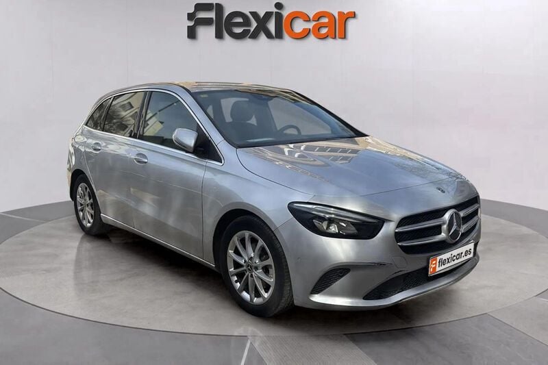 Usado Mercedes B180 117 CV (86 kW) 2020 Gris Monovolumen