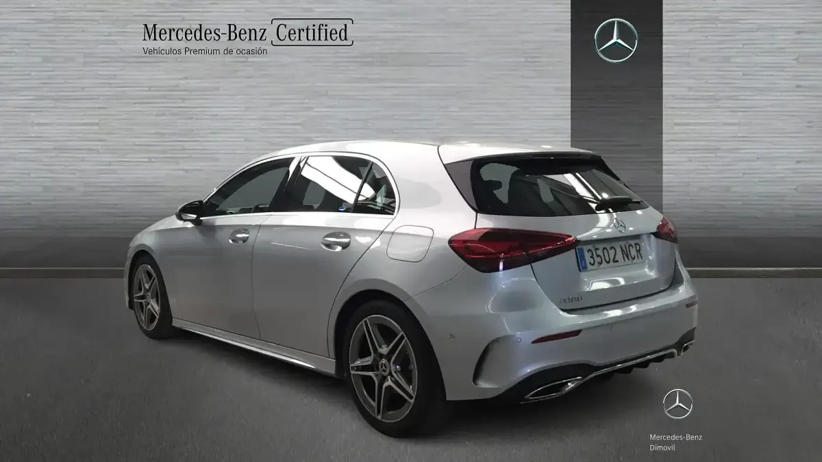 Usado Mercedes A180 136 CV (100 kW) 2025 Gris Berlina