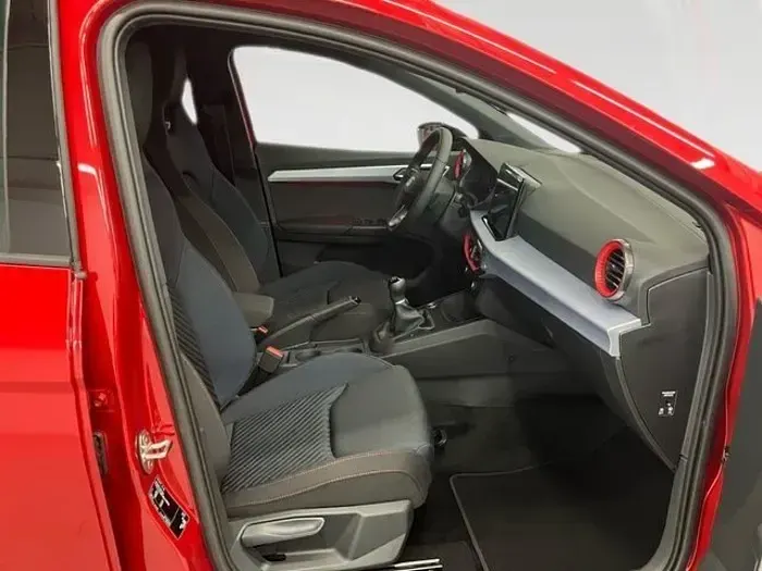 Usado Seat Ibiza FR 115 CV (84 kW) 2025 Rojo Utilitario