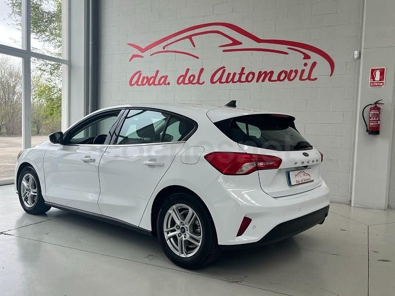Usado Ford Focus Trend 95 CV (69 kW) 2021 Blanco Berlina