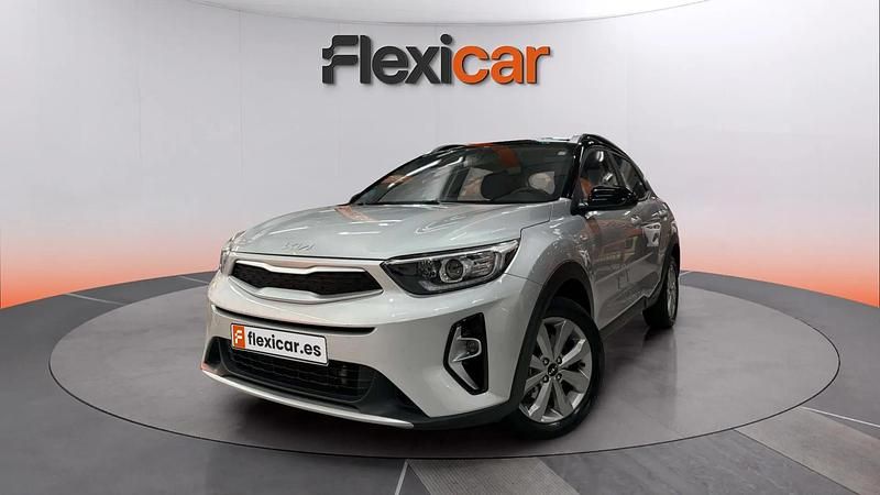 Usado Kia Stonic 101 CV (74 kW) 2022 Gris SUV