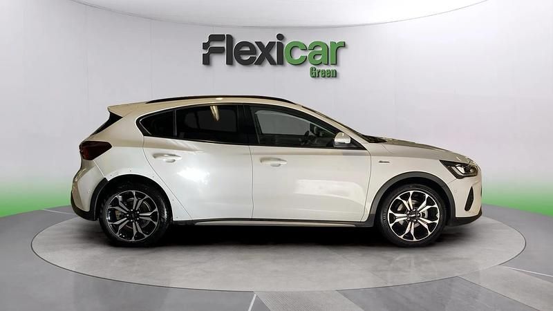 Usado Ford Focus Active 155 CV (114 kW) 2022 Blanco Berlina
