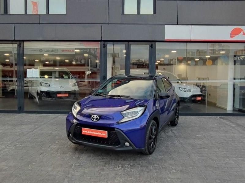 Usado Toyota Aygo X 72 CV (52 kW) 2022 Azul SUV