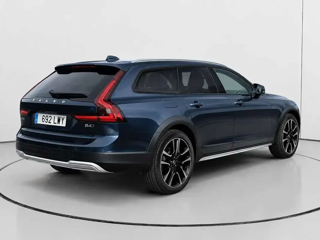 Usado Volvo V90 CC Pro 197 CV (144 kW) 2022 Negro Familiar