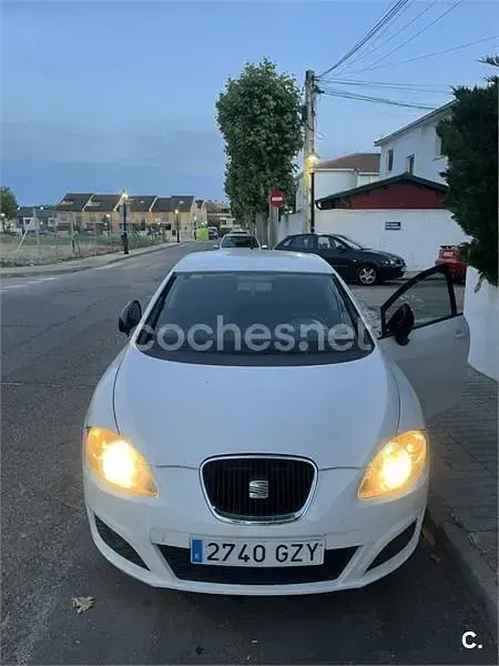 Usado Seat Leon Style 105 CV (77 kW) 2010 Blanco Utilitario