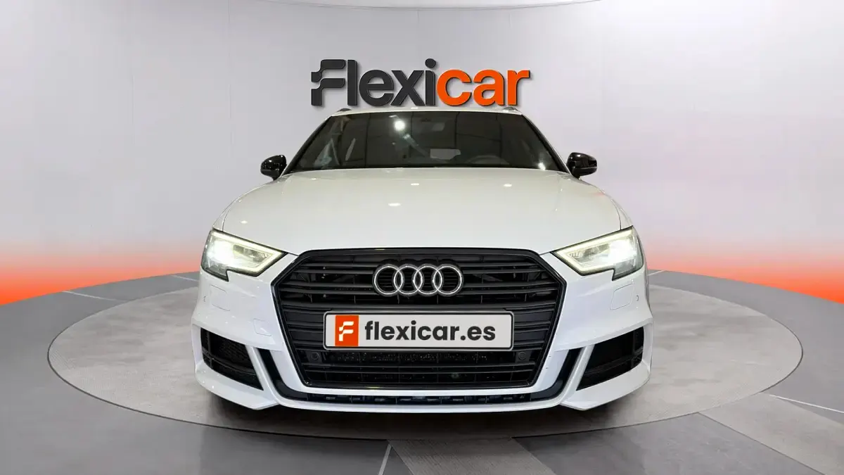 Usado Audi A3 S-Line 150 CV (110 kW) 2019 Blanco Berlina