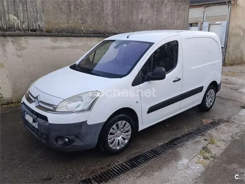 Usado Citroën Berlingo Attraction 92 CV (67 kW) 2014 Blanco Monovolumen