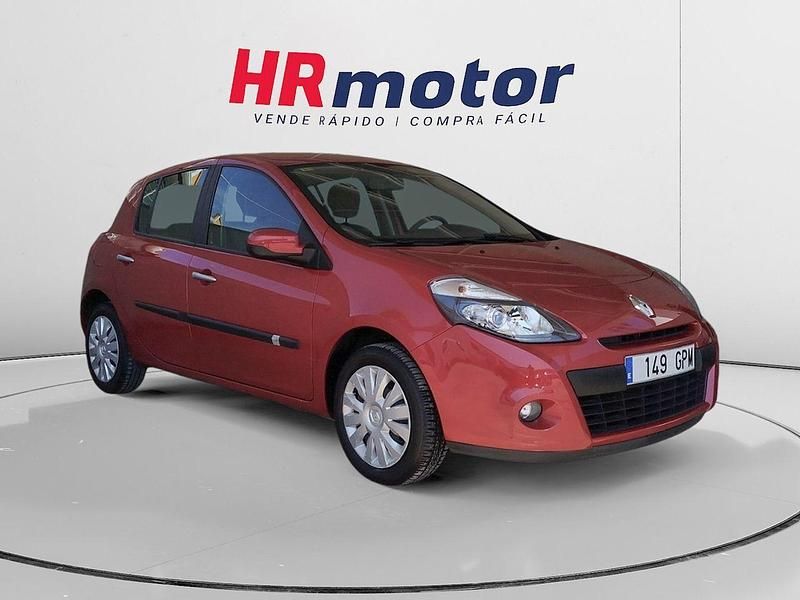 Rojo Usado 2009 Renault Clio II Expression | 5990 € (Precio justo) - Imagen 1/4