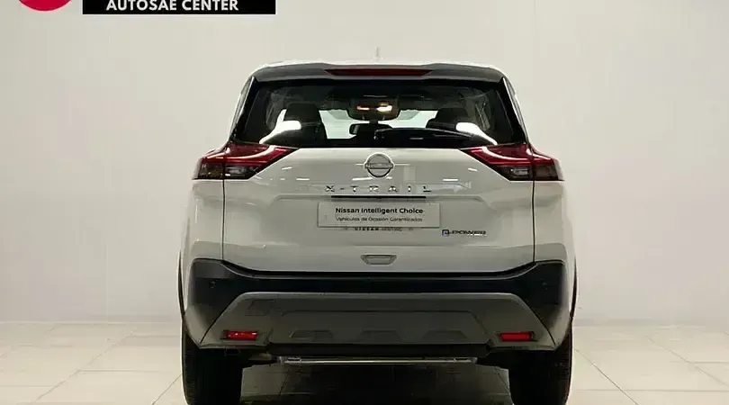 Usado Nissan X-Trail Acenta 204 CV (150 kW) 2024 Yuki white SUV