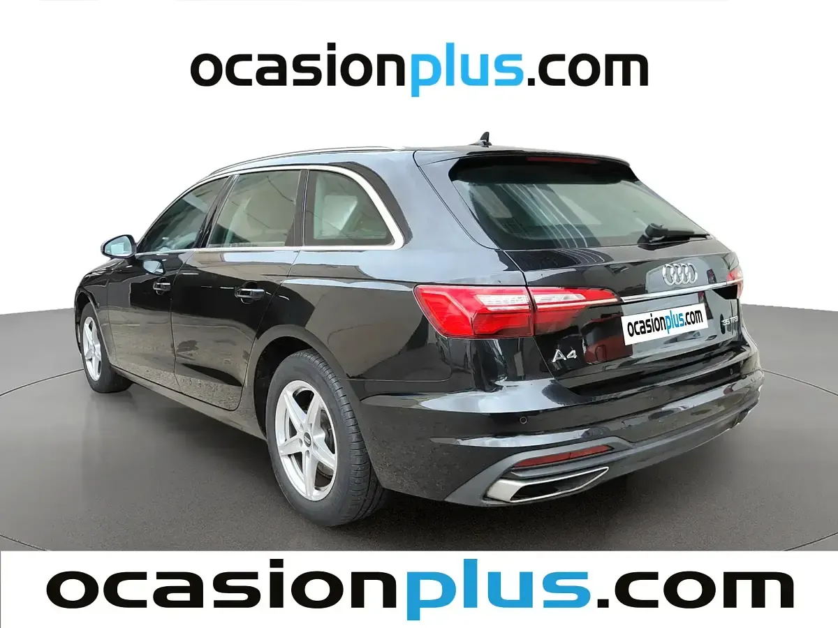 Usado Audi A4 150 CV (110 kW) 2023 Negro Familiar