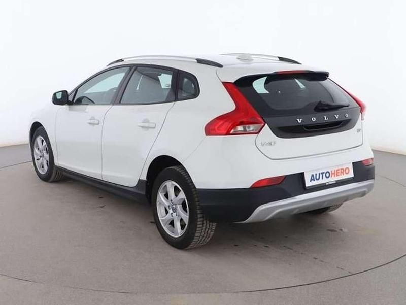 Usado Volvo V40 Momentum 116 CV (85 kW) 2015 Blanco Familiar