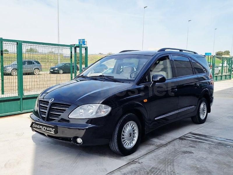 Usado Ssangyong (KGM) Rodius Limited 165 CV (121 kW) 2005 Negro Monovolumen