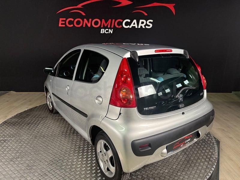 Usado Peugeot 107 Urban Move 68 CV (50 kW) 2008 Gris / plata Utilitario