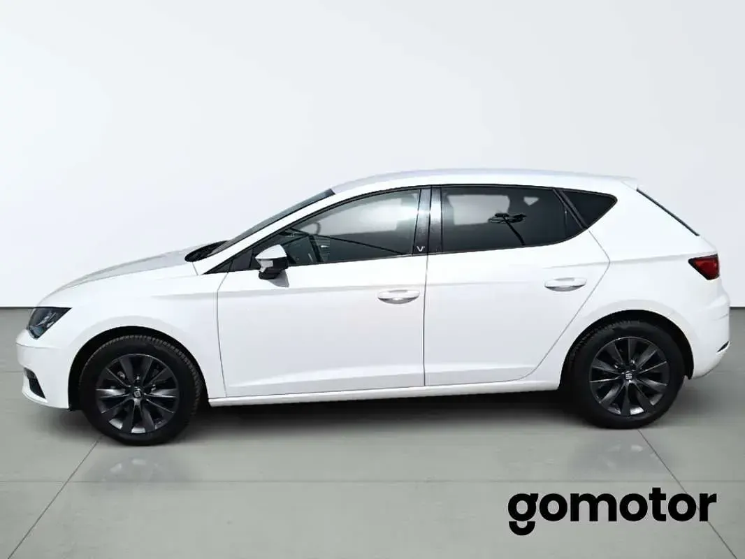 Usado Seat Leon Style 131 CV (96 kW) 2018 Blanco Berlina