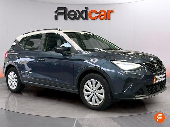 Usado Seat Arona Style 110 CV (80 kW) 2022 Gris SUV