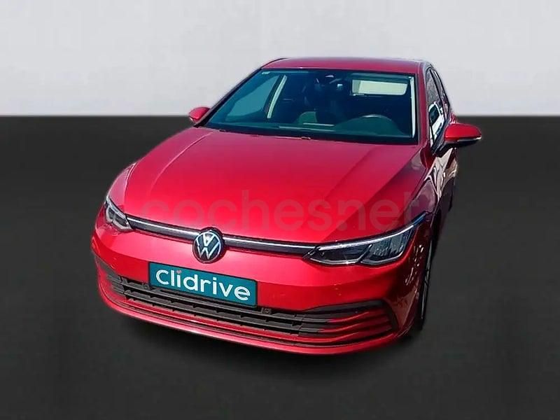Usado VW Golf VIII Life 150 CV (110 kW) 2021 Amarillo Berlina
