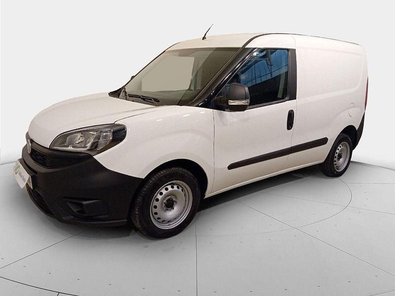 Usado Fiat Doblò 95 CV (69 kW) 2019 Blanco Monovolumen
