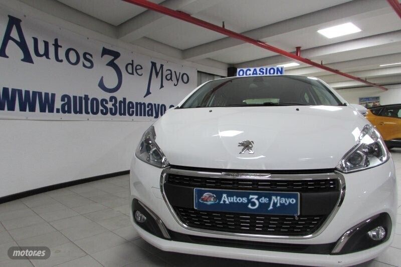 Usado Peugeot 208 85 CV (62 kW) 2019 Blanco Utilitario