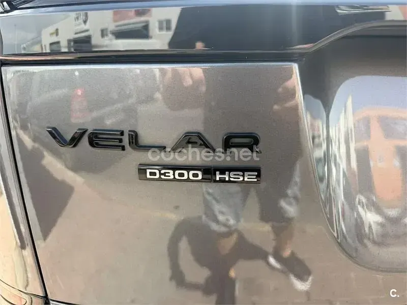 Usado Land Rover Range Rover Velar HSE Dynamic 300 CV (220 kW) 2019 Gris / plata SUV