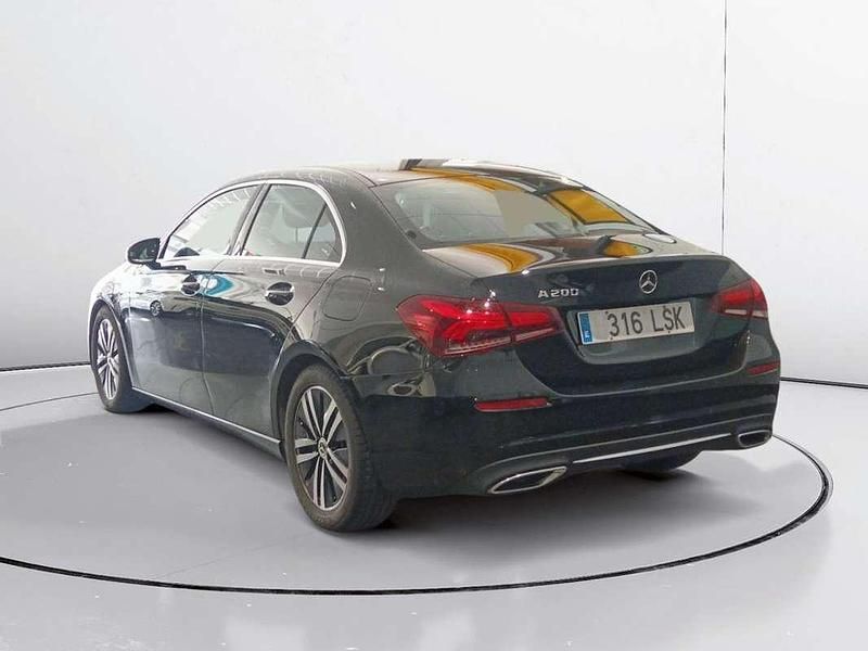 Usado Mercedes A200 165 CV (121 kW) 2021 Negro Berlina