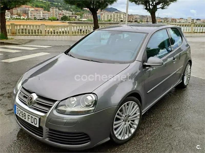 Usado VW Golf IV R 250 CV (183 kW) 2006 Gris / plata Berlina
