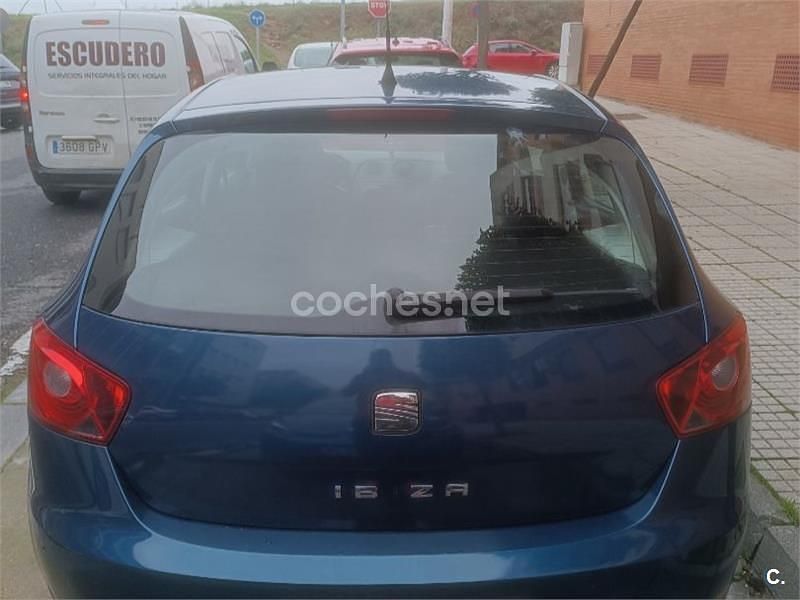 Usado Seat Ibiza Style 105 CV (77 kW) 2012 Azul Berlina