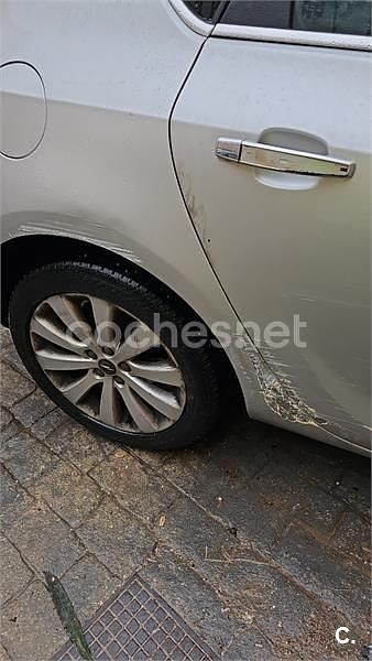 Używany Opel Astra Sport 140 KM (102 kW) 2012 Szary Sedan/Limuzyna