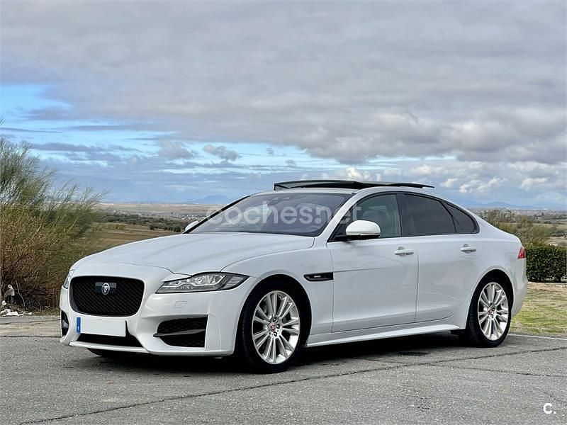 Usado Jaguar XF R-Sport 180 CV (132 kW) 2016 Blanco Berlina